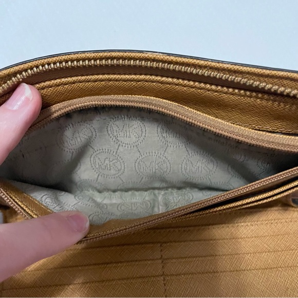 Michael Kors Tan Wallet - Picture 5 of 8